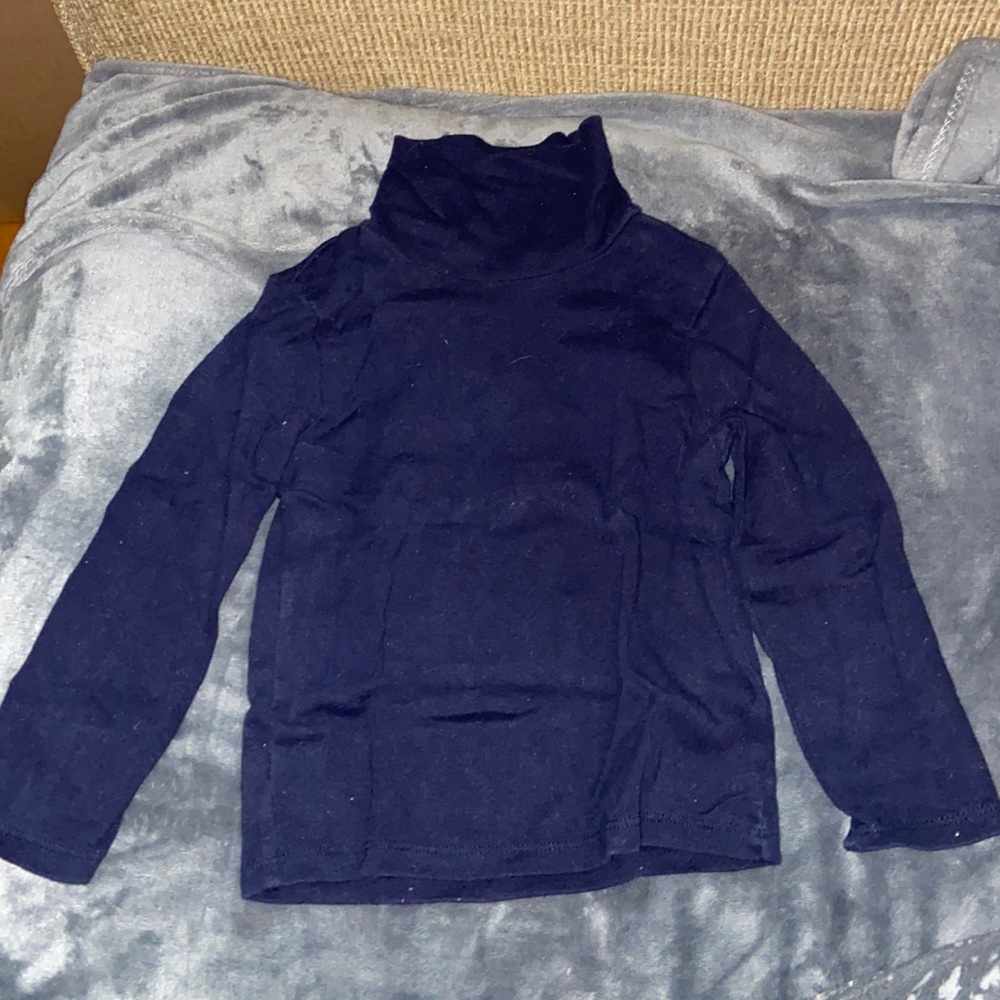 Oshkosh turtleneck navy and white